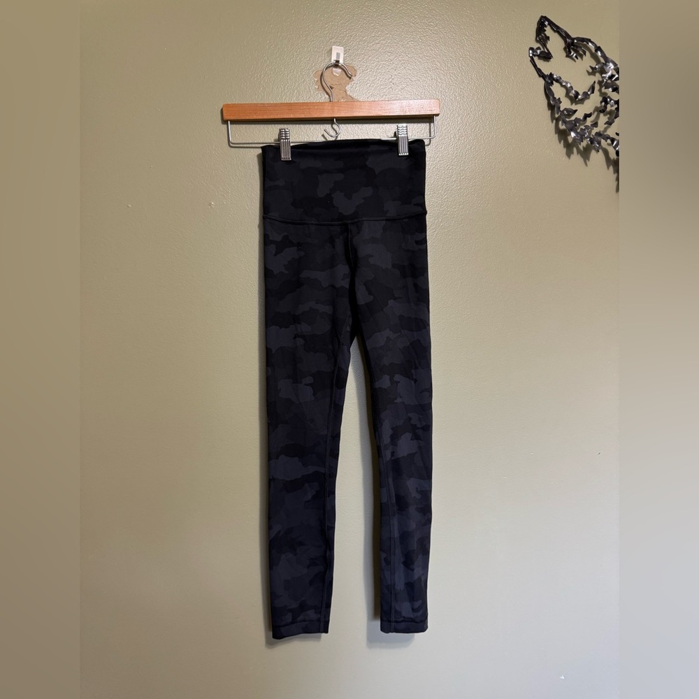 Lululemon Align High-Rise Pants Black camouflage, Size 4